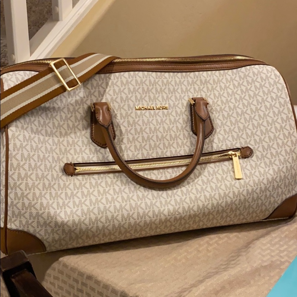 Xl Michael Kors duffel bag